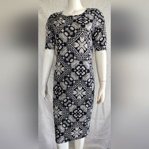 LuLaRoe Julia Knit Form Fitting Knee Length T-shirt Dress Black - Size Medium M